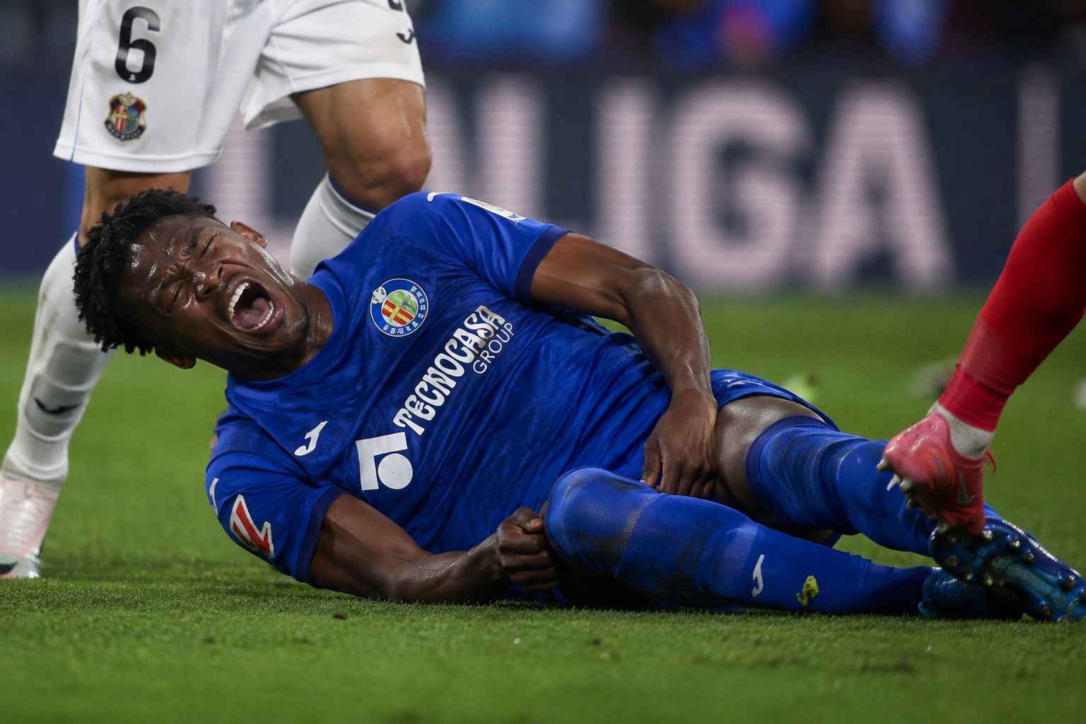 Dráma a Getaféban: Christantus Uche egész szezonra kidőlt egy brutális belépő után